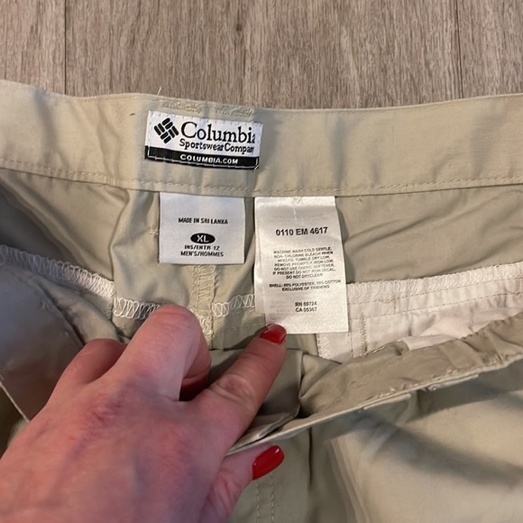 Columbia Mens Omni shield khaki shorts - Picture 2 of 3